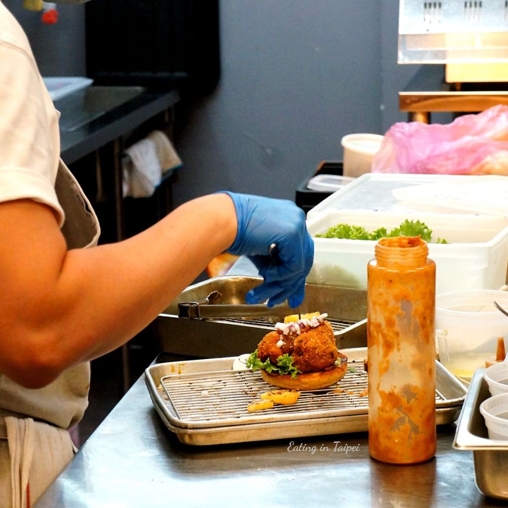 Chubby Burger cooking