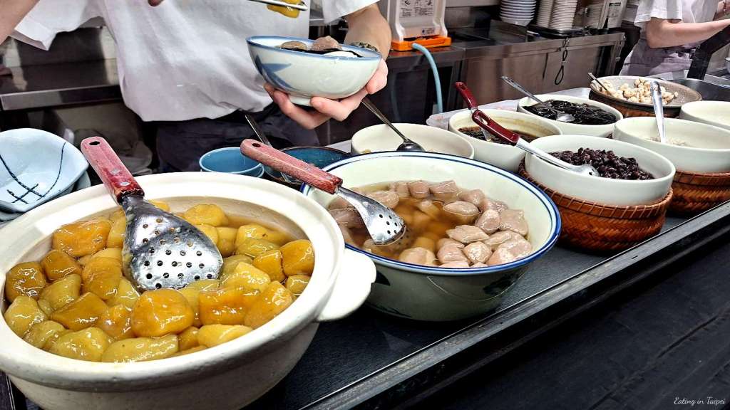 Museumron douhua toppings