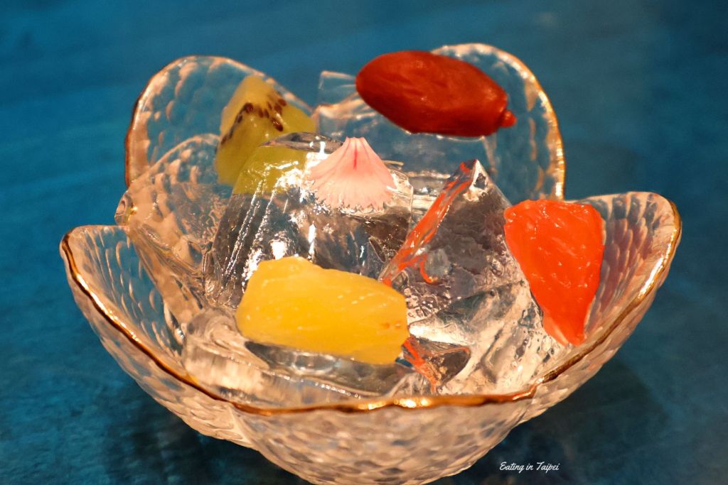 Silks Place Tainan Infinity candied assorted fruits ice