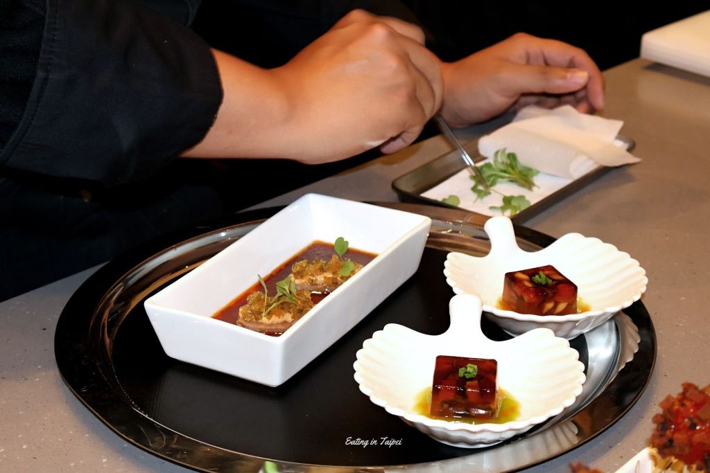 Silks Place Tainan Infinity spicy beef tongue abolone preparing