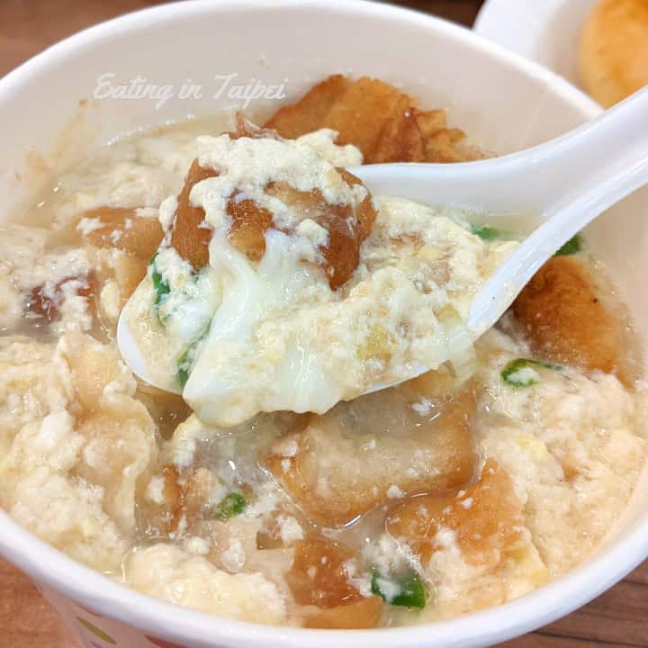 Savoury soy milk with egg